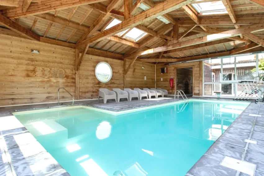 Ax Hôtel Spa & Restaurant espace bien-être avec piscine intérieure à Chorges