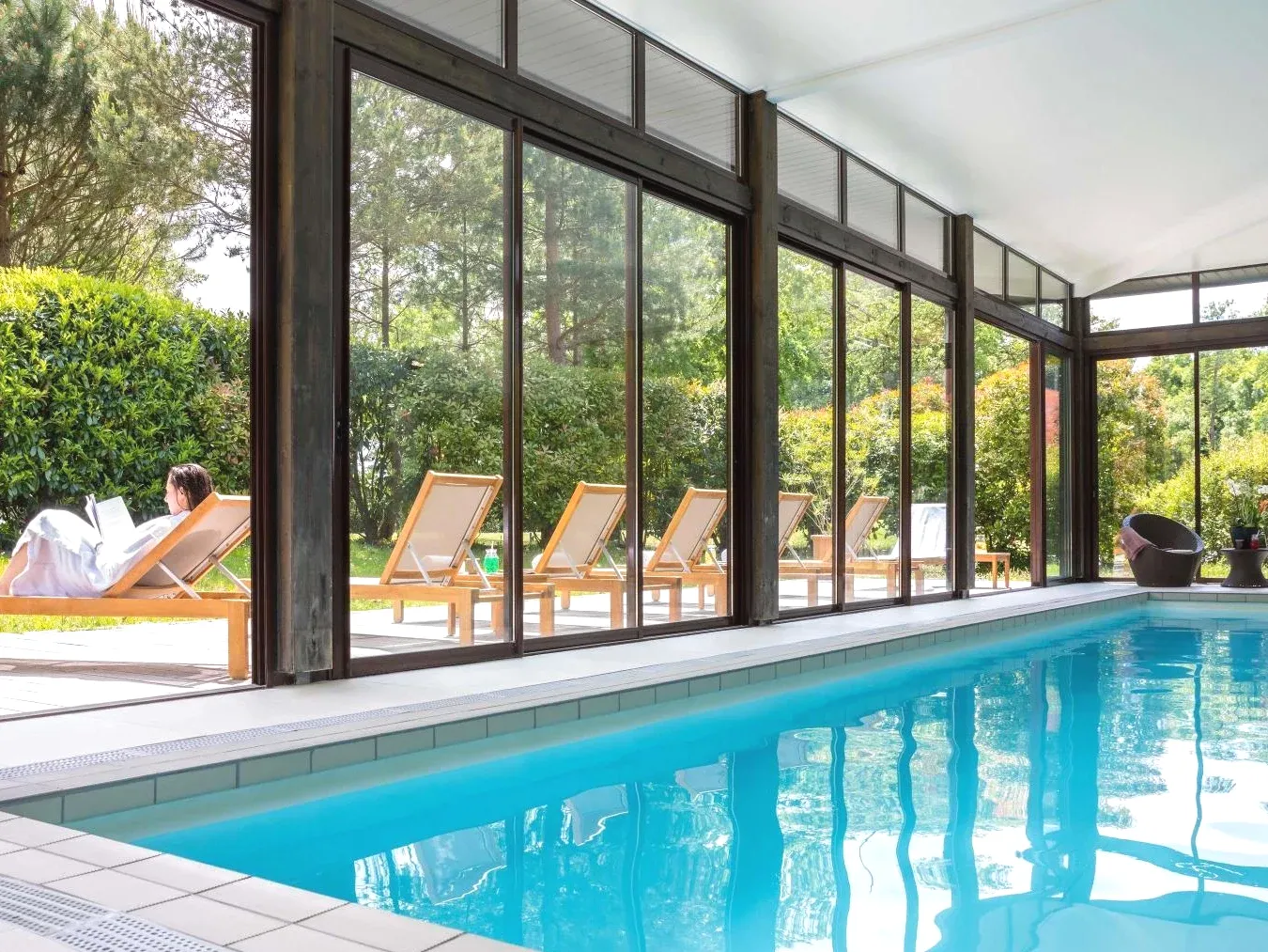 Cabot Hotel Bordeaux - MGallery Collection piscine intérieure avec spa à Le Pian-Médoc Cabot Hotel Bordeaux - MGallery Collection piscine intérieure avec spa à Le Pian-Médoc