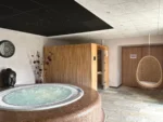 Château de la Falque, The Originals Relais spa avec jacuzzi et piscine intérieure à Saint-Geniez-dʼOlt