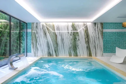 Château des Reynats à Chancelade spa avec piscine intérieure