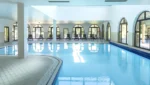 Château et Golf De Taulane espace spa avec piscine intérieure à La Martre