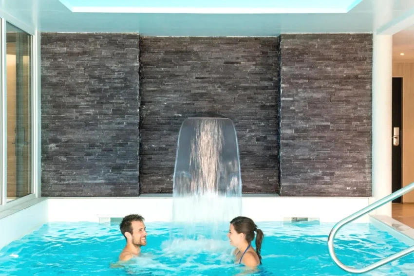 Domaine de Cicé-Blossac, Resort Spa & Golf piscine intérieure avec hydromassage à Bruz