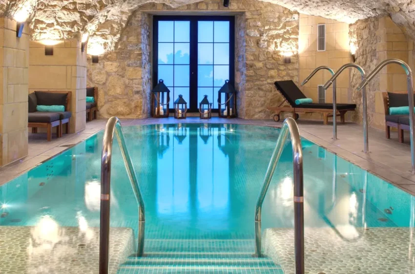 Domaine de la Klauss & Spa, Restaurant Gastronomique Le K spa intérieur avec piscine à Montenach