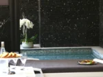 Domaine De Manville espace spa avec piscine intérieure aux Baux-de-Provence