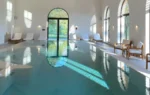 Domaine Du Roncemay - Hôtel, Restaurants, Spa & Golf à Aillant-sur-Tholon piscine intérieure chauffée avec spa