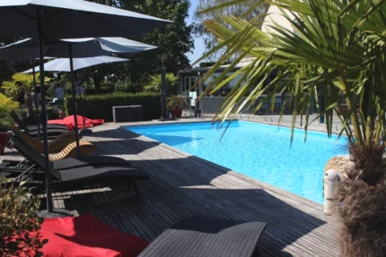 Espace bien-être avec piscine intérieure à Saumur Les Terrasses de Saumur - Hôtel & Appartements - Restaurant & Spa (Logis)