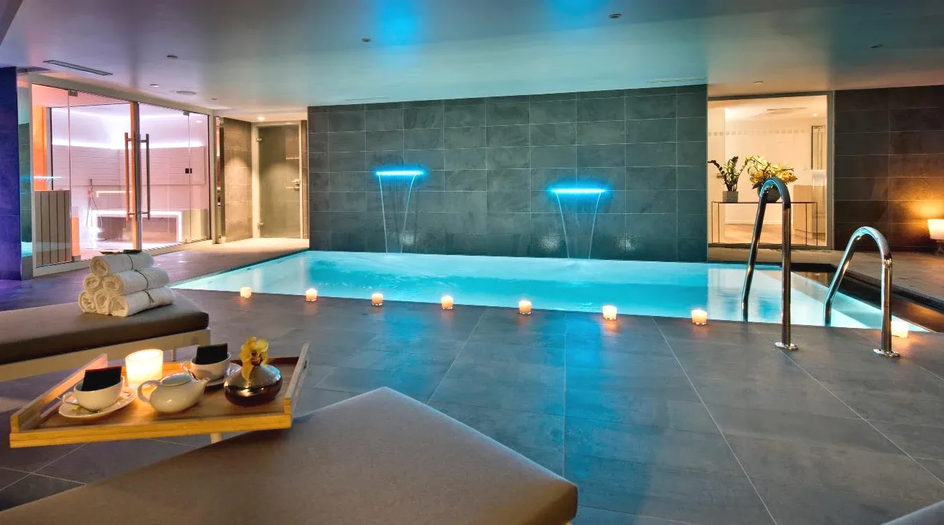 Espace bien-être avec piscine intérieure à Valbonne Golden Tulip Sophia Antipolis - Hotel & Spa Espace bien-être avec piscine intérieure à Valbonne Golden Tulip Sophia Antipolis - Hotel & Spa