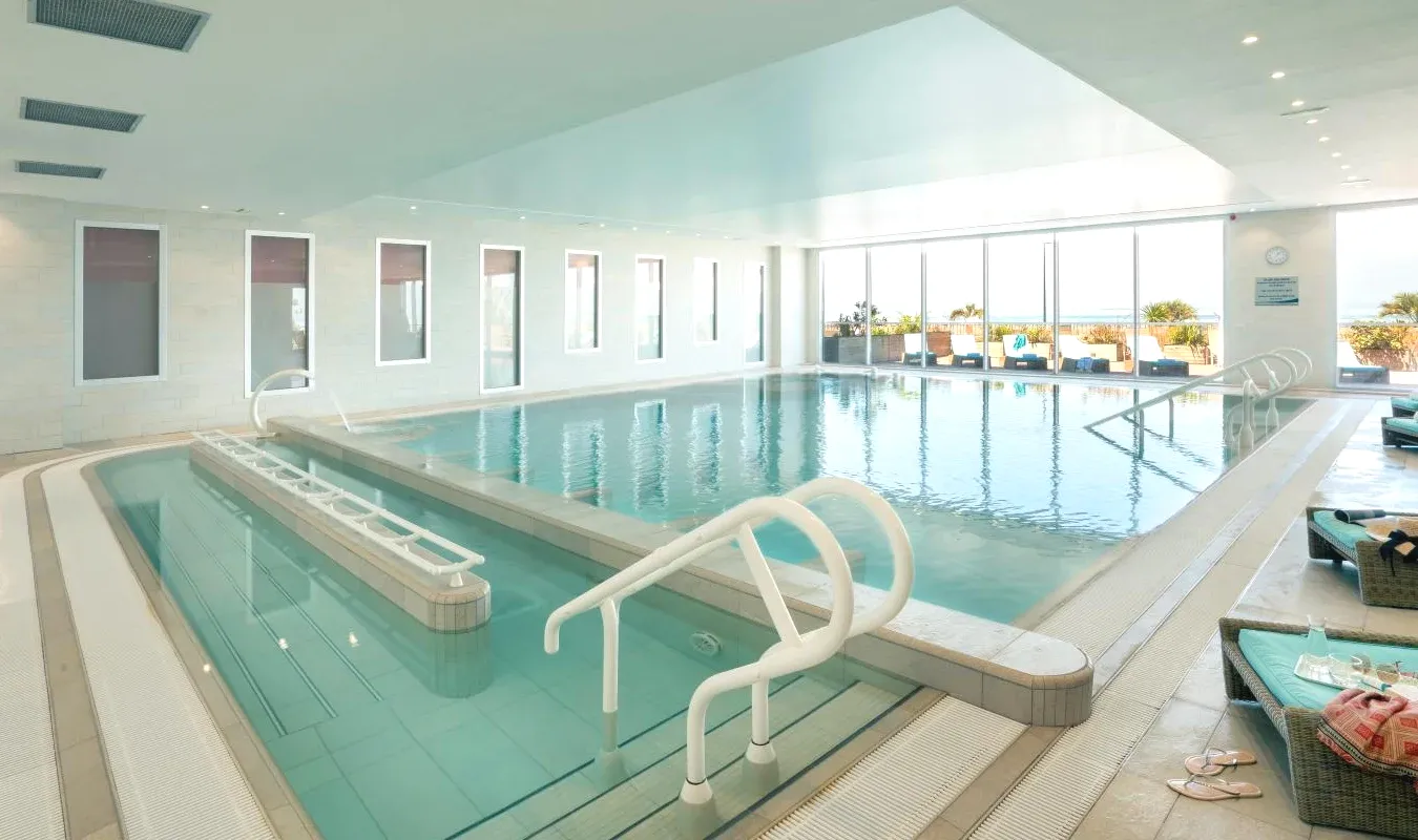 Hôtel de la Baie - Thalassothérapie PREVITHAL espace spa avec piscine intérieure à Donville-les-Bains Hôtel de la Baie - Thalassothérapie PREVITHAL espace spa avec piscine intérieure à Donville-les-Bains