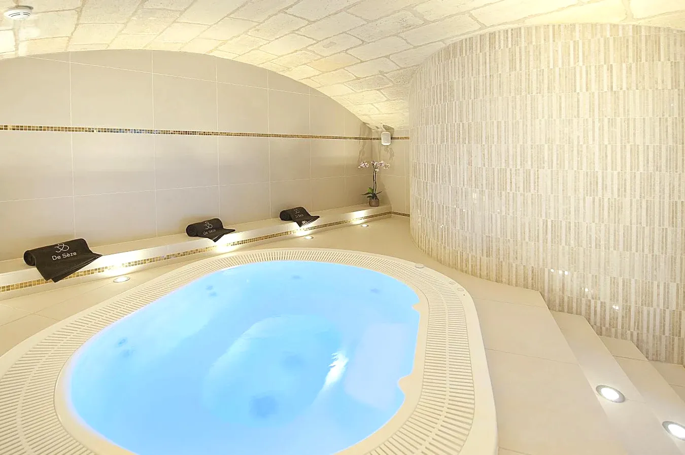 Hôtel de Sèze & Spa Bordeaux Centre dans le quartier du Centre de Bordeaux spa avec piscine intérieure Hôtel de Sèze & Spa Bordeaux Centre dans le quartier du Centre de Bordeaux spa avec piscine intérieure