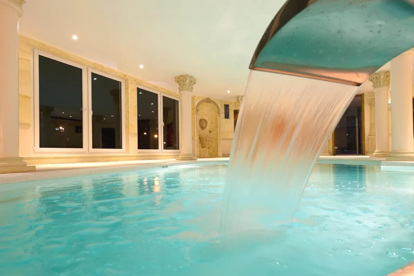 Hôtel du Parc, Restaurant, Spa & Wellness piscine intérieure avec hydromassage à Niederbronn-les-Bains Hôtel du Parc, Restaurant, Spa & Wellness piscine intérieure avec hydromassage à Niederbronn-les-Bains