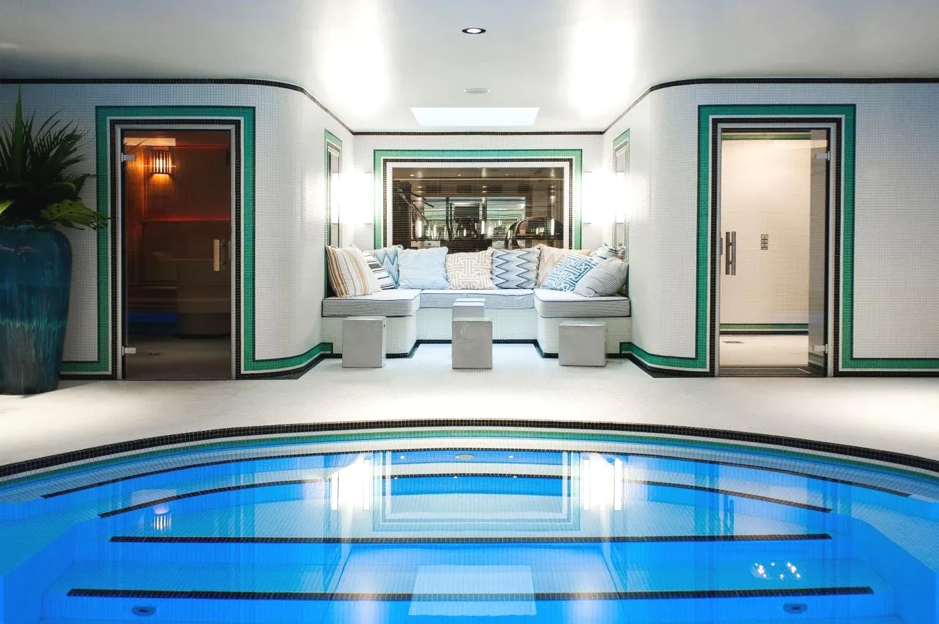 Hotel Eiffel Blomet dans le 15e arrondissement de Paris spa avec piscine intérieure Hotel Eiffel Blomet dans le 15e arrondissement de Paris spa avec piscine intérieure