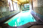 Hotel et Spa Le Lion d'Or piscine intérieure et spa privatif à Pont-l'Évêque
