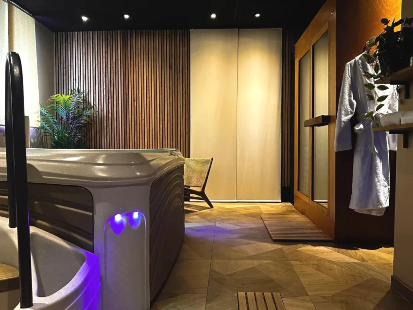 HOTEL & SPA Le Renard Centre spa avec jacuzzi et piscine intérieure à Châlons-en-Champagne