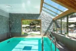Hôtel & Spa Les Bartavelles à Crots spa avec piscine intérieure