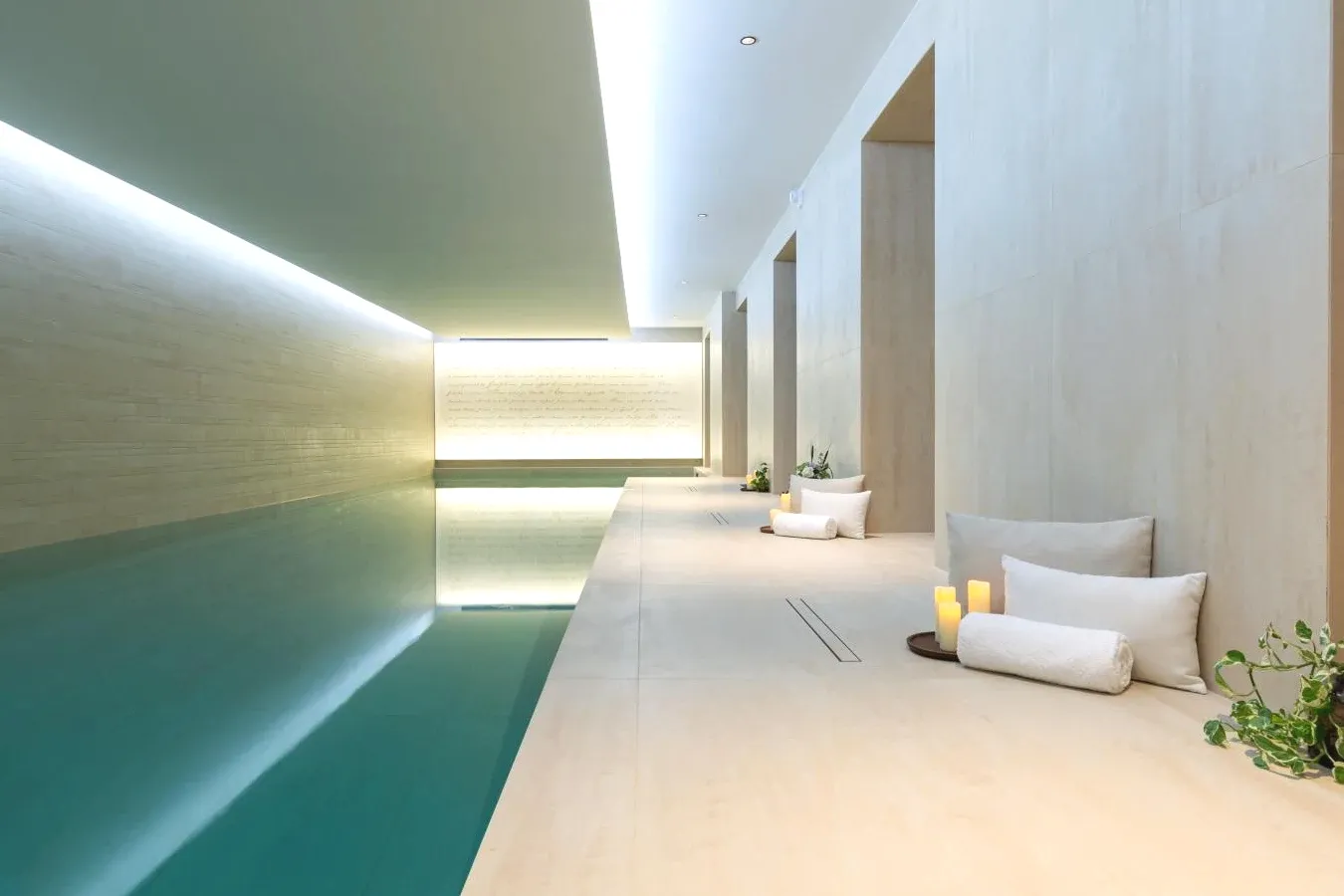 Hôtel & SPA Napoléon à Fontainebleau spa avec piscine intérieure Hôtel & SPA Napoléon à Fontainebleau spa avec piscine intérieure