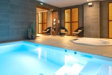 HÔTEL & SPA Panorama 360 à Mâcon spa avec piscine intérieure