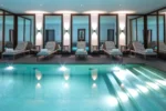 J.K. Place Paris piscine intérieure avec vue et spa dans le 7e arrondissement de Paris