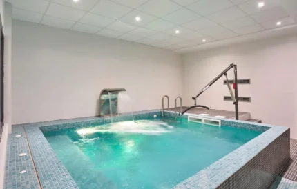 Jacuzzi Appart'hôtel Odalys City Nîmes Arènes Palais des Congrès