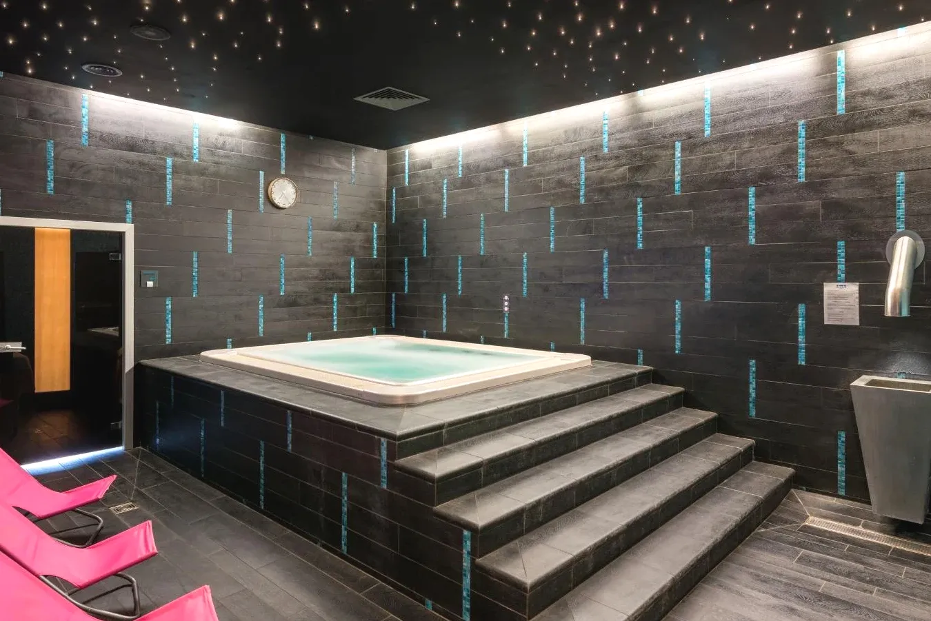 Jacuzzi B&B HOME Lyon Centre Berthelot Jacuzzi B&B HOME Lyon Centre Berthelot