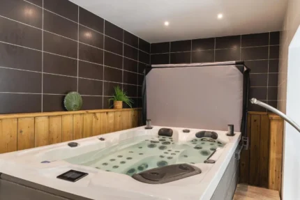 Jacuzzi Best Western Hôtel Garden and Spa à La Baule