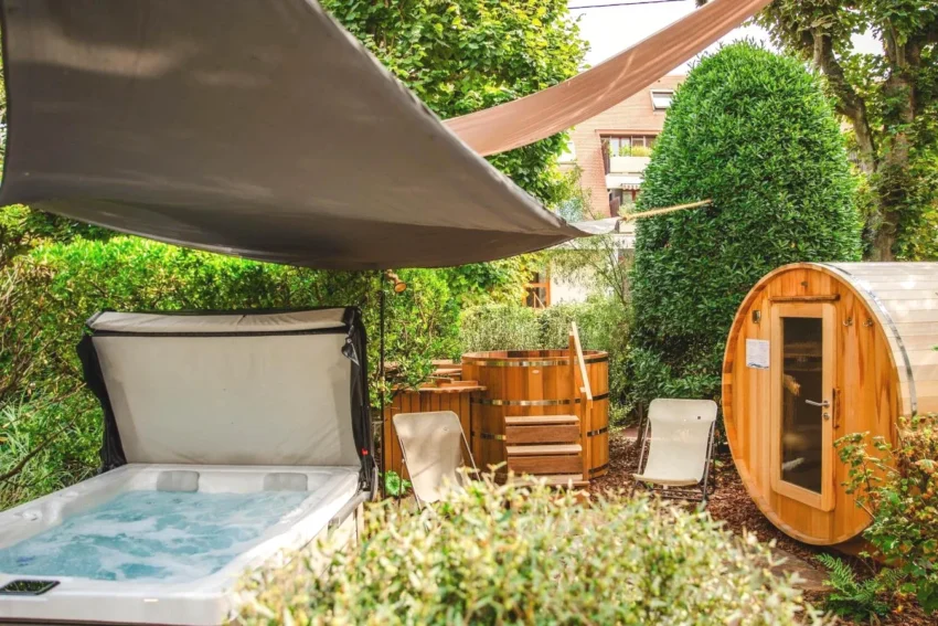 Le Castel Cabourg hôtel & SPA- Restaurant La Calypso spa avec jacuzzi et piscine intérieure à Cabourg