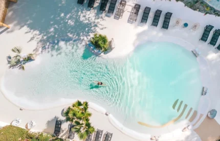 Le Drip's piscine intérieure avec spa à Marseille