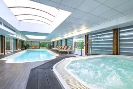 Le Relais de La Malmaison, a member of Radisson Individuals piscine intérieure avec spa à Rueil-Malmaison