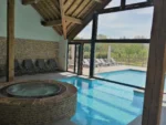 Les Maritonnes Parc & Vignoble spa intérieur avec piscine à Romanèche-Thorins