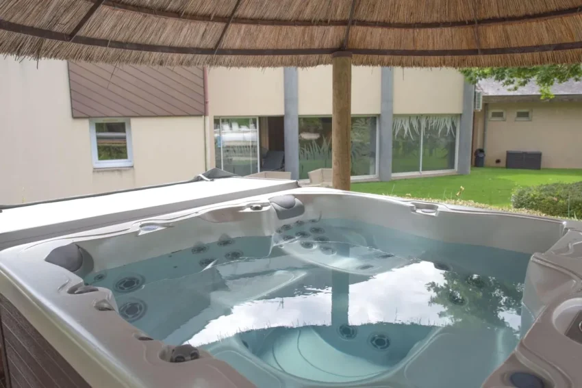 Logis Hôtel Domaine du Moulin Cavier - Restaurants & Spa à Avrillé