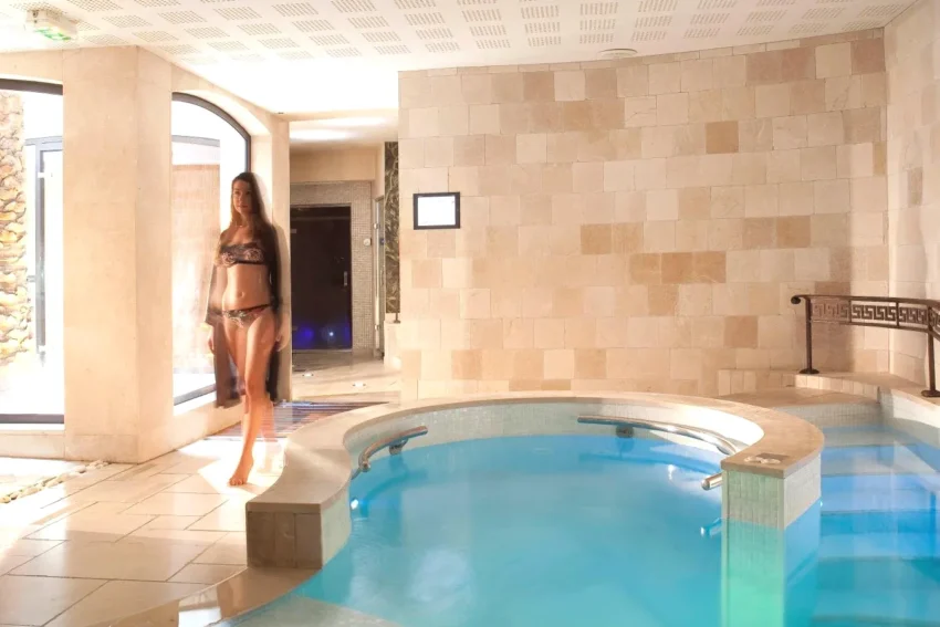 Maison Bérard Hôtel - Restaurant - Spa piscine intérieure avec vue et spa à La Cadière-dʼAzur