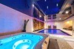 Piscina Best Western Plus Au cheval Blanc à Mulhouse en Baldersheim