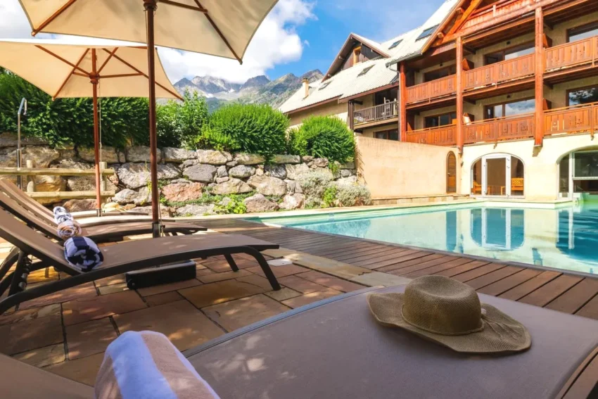 Piscine Alliey & Spa Piscine Appart-hôtel Serre chevalier au Monêtier-les-Bains