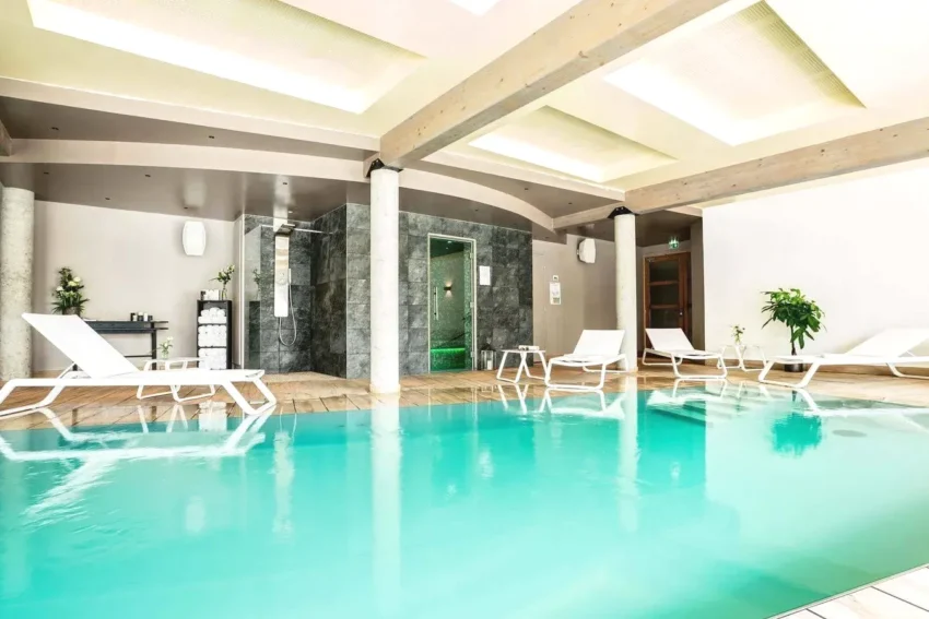 Piscine Best Western Premier Hotel de la Cite Royale à Loches