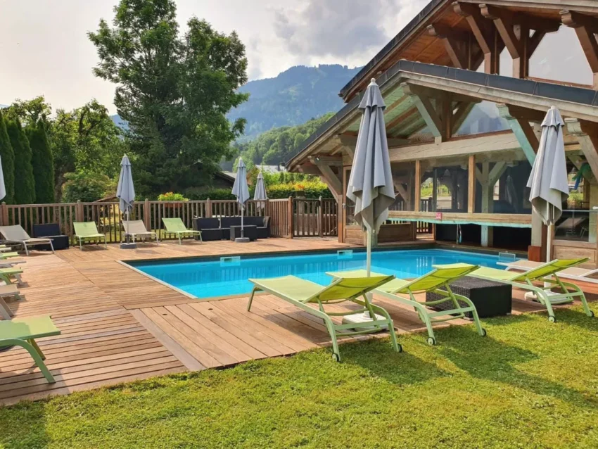 Piscine Café-Hôtel Le Morillon, Domaine du Grand Massif-Samoëns à Morillon