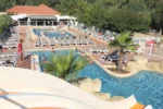 Piscine Camping La Pinède à Calvi