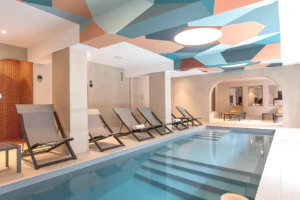 Piscine Chalet Hôtel Le Prieuré & Spa à Chamonix Mont Blanc