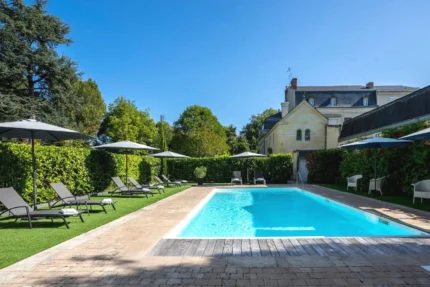 Piscine Château La Comtesse de Loire & Spa à Saumur