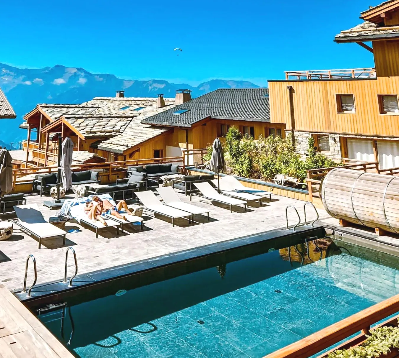 Piscine Grandes Rousses Hotel & Spa à L'Alpe-d'Huez Piscine Grandes Rousses Hotel & Spa à L'Alpe-d'Huez