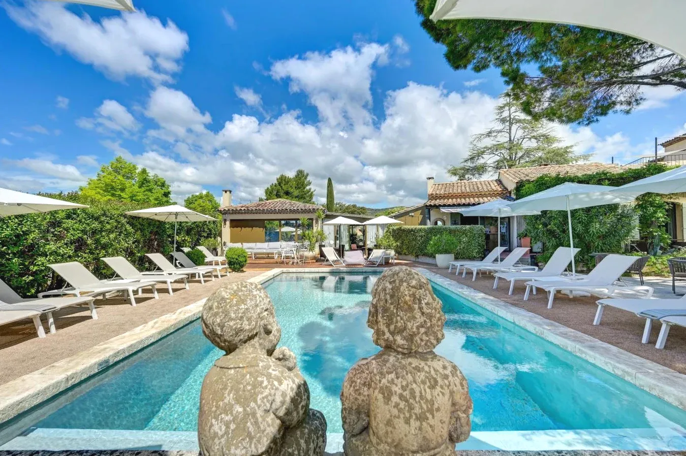 Piscine Hotel Bastide & SPA Villa de Lourmarin à Lourmarin Piscine Hotel Bastide & SPA Villa de Lourmarin à Lourmarin