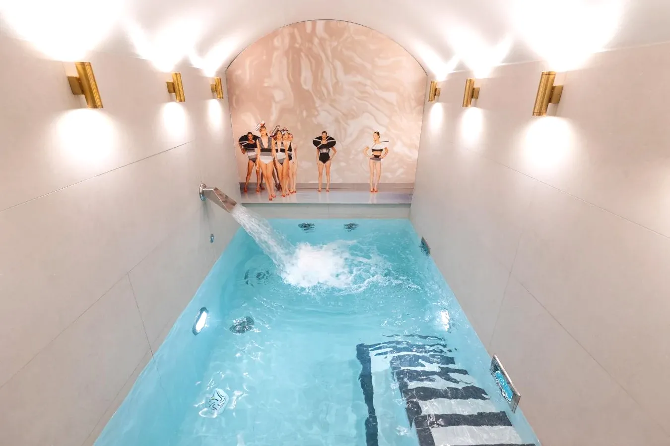 Piscine Hôtel Dress Code à Paris Piscine Hôtel Dress Code à Paris