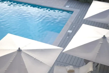 Piscine Hôtel du Bois Blanc Domaine d'Epeyssoles Georges Blanc à Vonnas