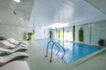 Piscine Hôtel et SPA du Château ou située à Lagord