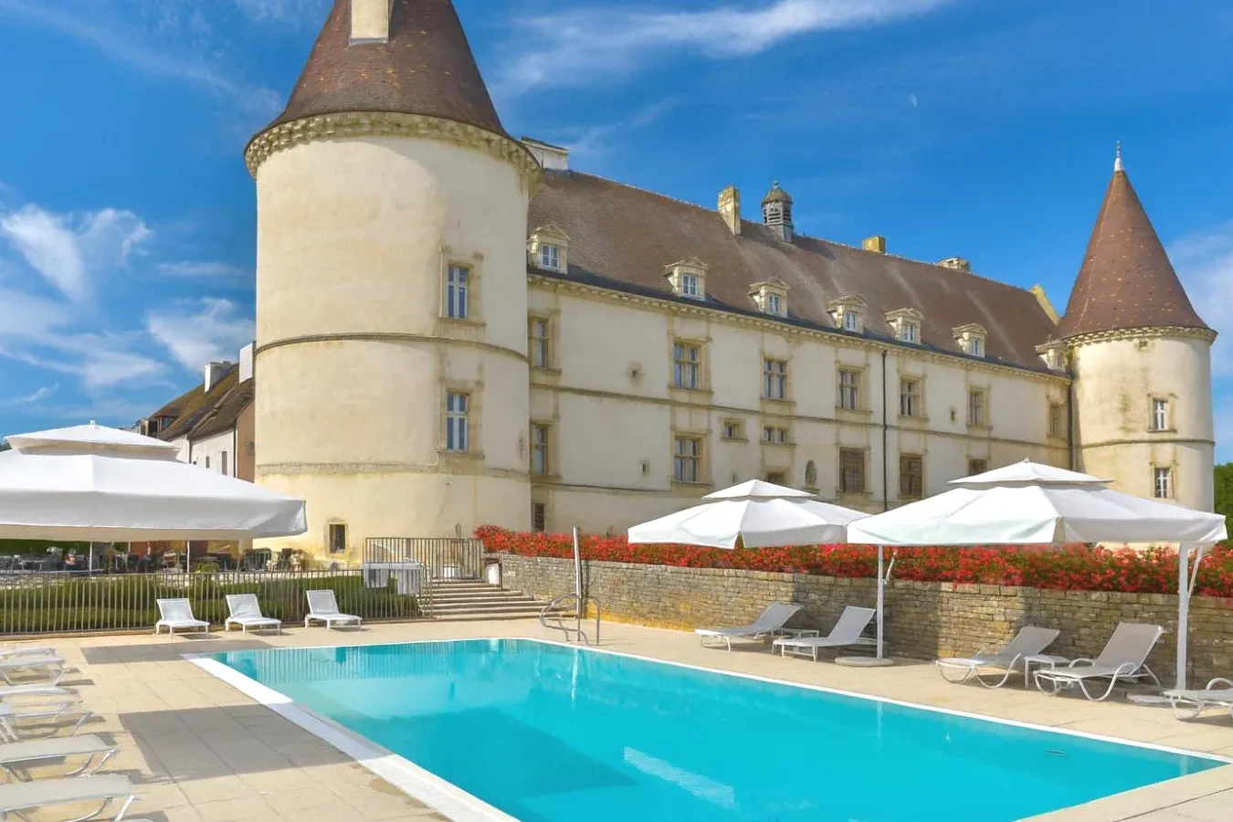 Piscine Hôtel Golf Château de Chailly à Chailly-sur-Armançon Piscine Hôtel Golf Château de Chailly à Chailly-sur-Armançon
