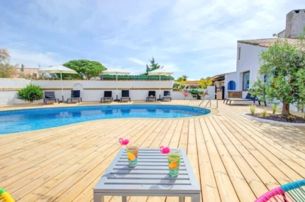 Piscine Hôtel La Palunette à Saintes-Maries-de-la-Mer