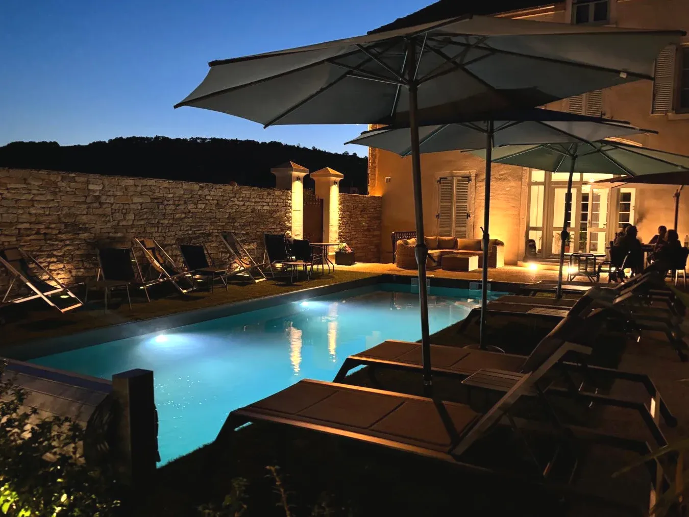 Piscine Hotel Particulier Les Rêveries du CLOS derrière St Jean Vignes &Spa Adult Only à Pommard Piscine Hotel Particulier Les Rêveries du CLOS derrière St Jean Vignes &Spa Adult Only à Pommard