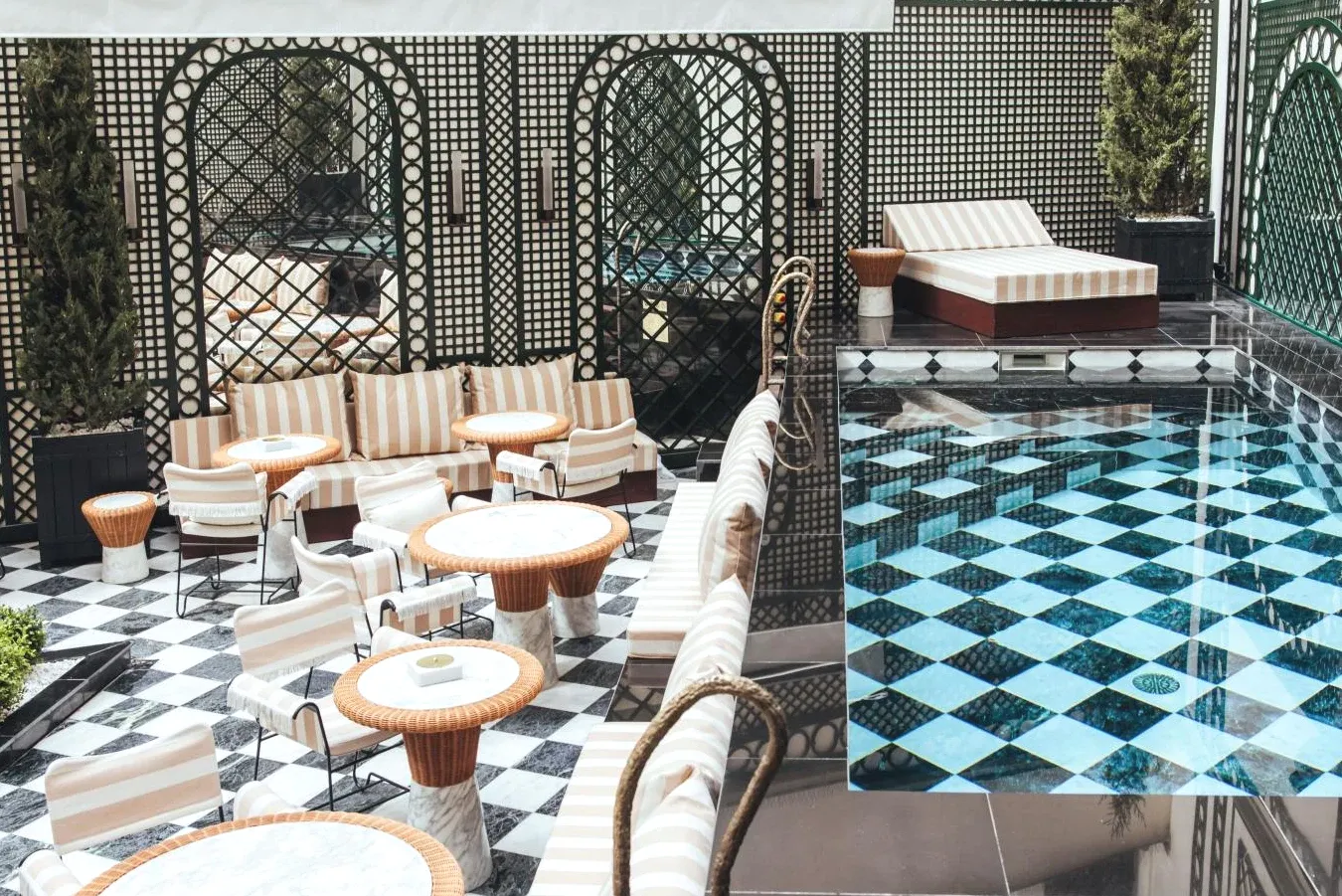 Piscine Hotel SAX Paris, LXR Hotels & Resorts à Paris Piscine Hotel SAX Paris, LXR Hotels & Resorts à Paris