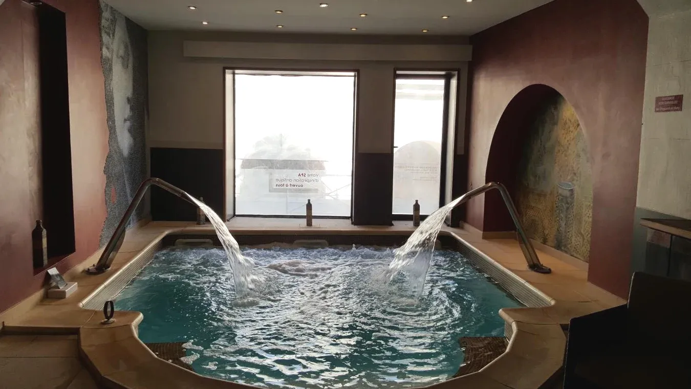 Piscine Hotel Spa Le Calendal à Arles Piscine Hotel Spa Le Calendal à Arles