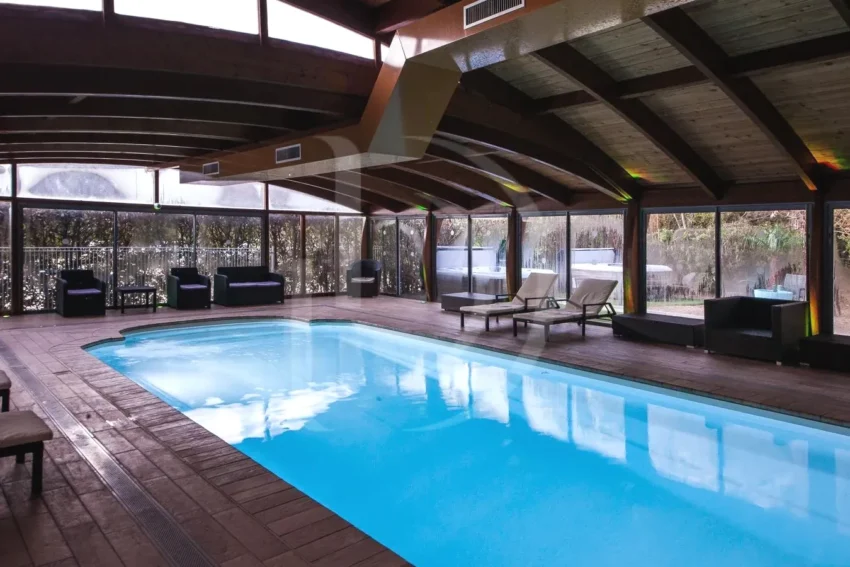 Piscine Hotel SPA Plage St Jean ou située