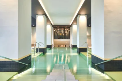 Piscine Hotel & Spa Vacances Bleues Le Splendid à proximité