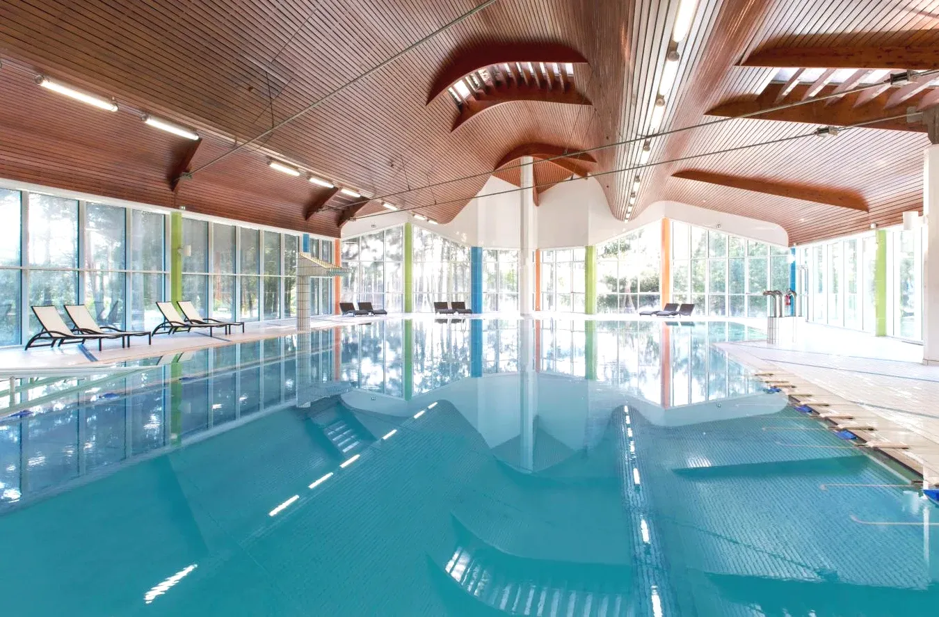 Piscine Hôtel Valdys Thalasso & Spa à Saint-Jean-de-Monts Piscine Hôtel Valdys Thalasso & Spa à Saint-Jean-de-Monts